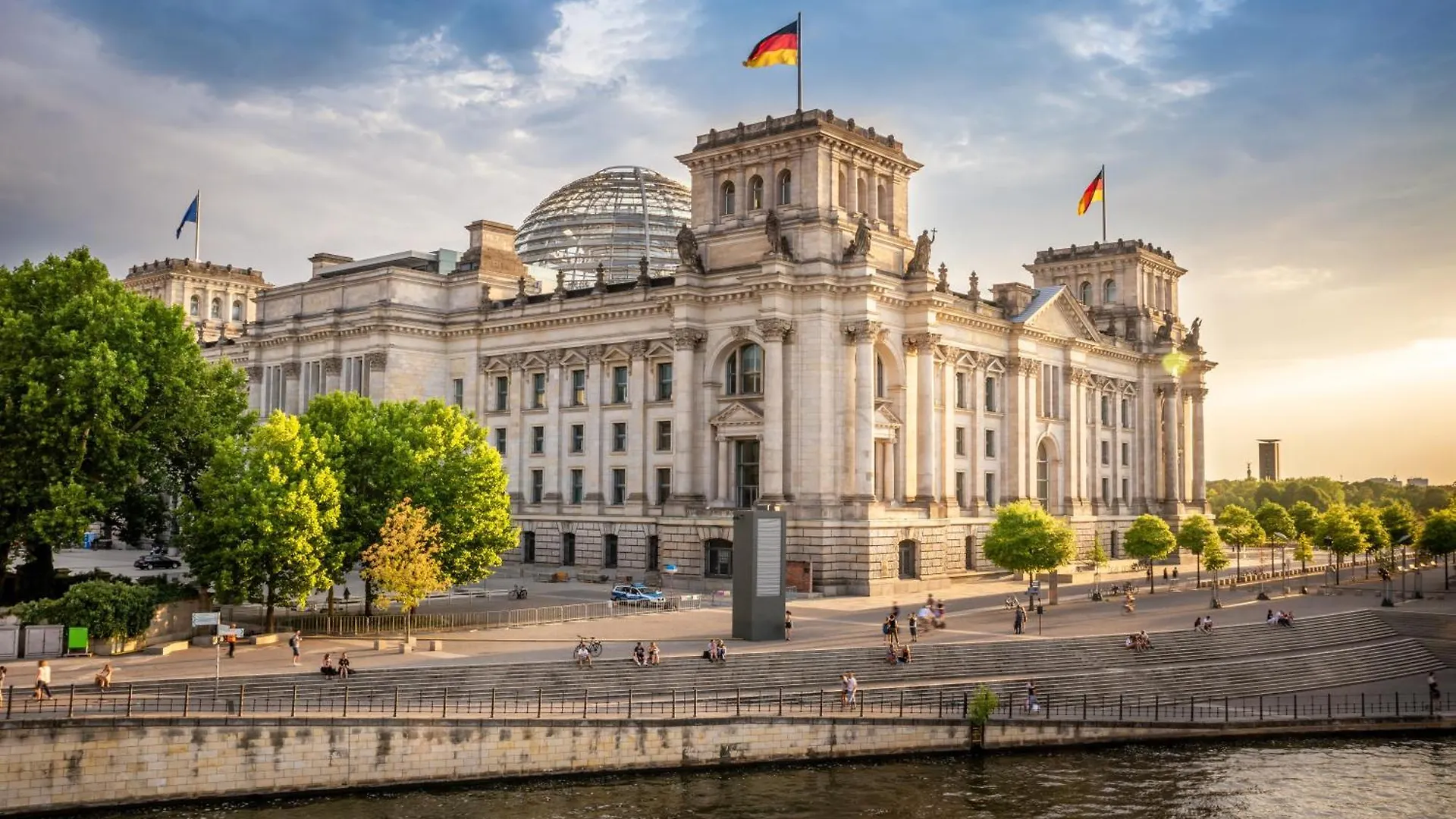Homely Berlin - Spacious Flat Quiet, Friedrichstrasse, River Németország