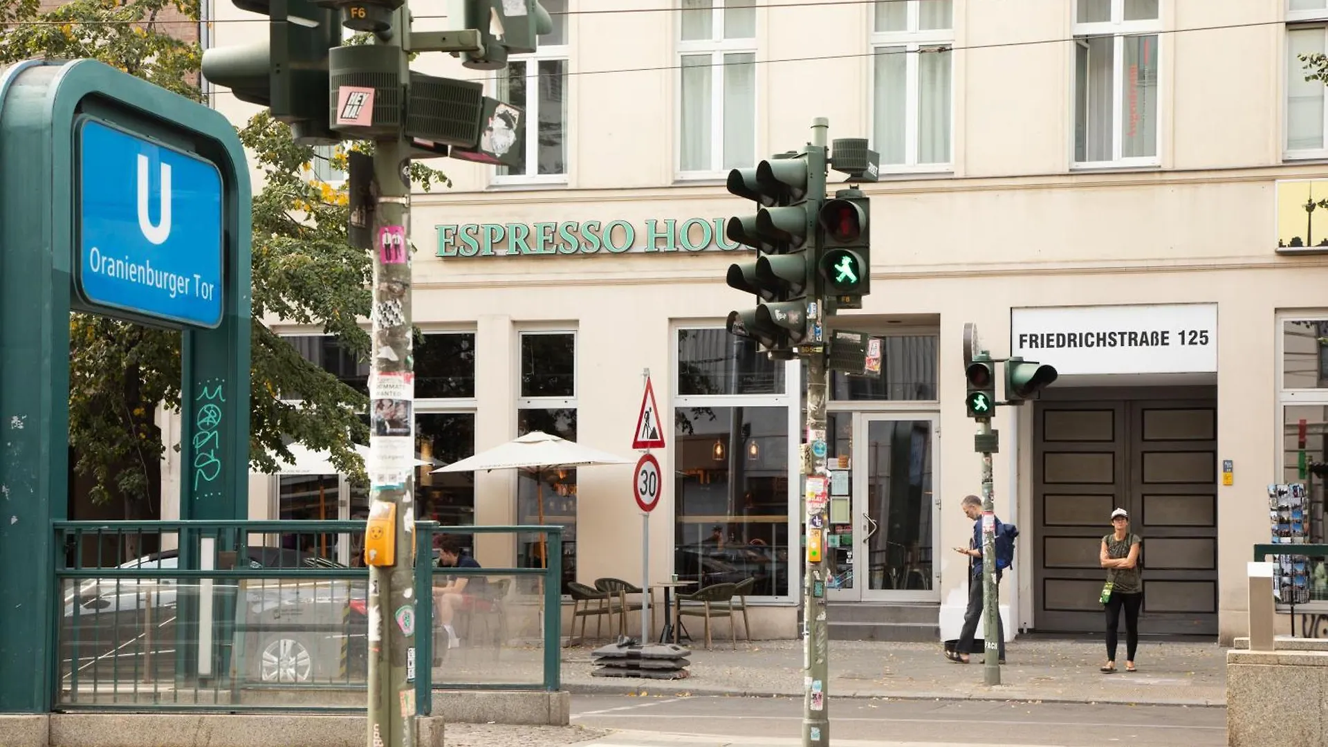 Apartman Homely Berlin - Spacious Flat Quiet, Friedrichstrasse, River